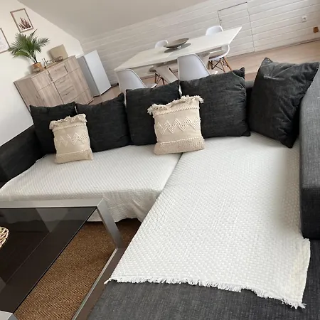 Apartamento Zentral Gelegene Ferienwohnung In Weinheim *